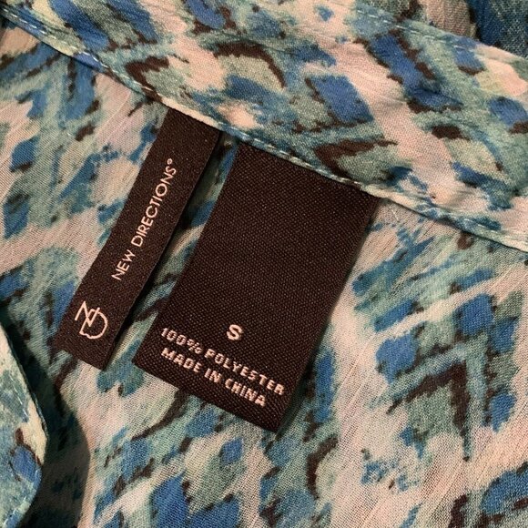 New Directions. Sz S. 3/4 Roll tab sleeves. Semi Sheer. Pullover. B84. - Picture 5 of 5